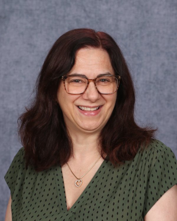 Pine Crest School Librarian Earns State Award