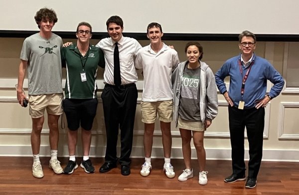 Pine Crest Upper School Student Advances to Poetry Out Loud State Competition